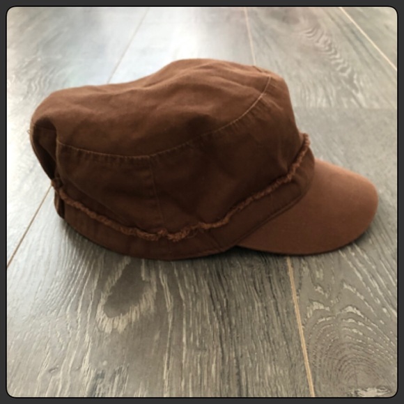 Brown Button Accent Baker Boy Hat - Picture 4 of 6